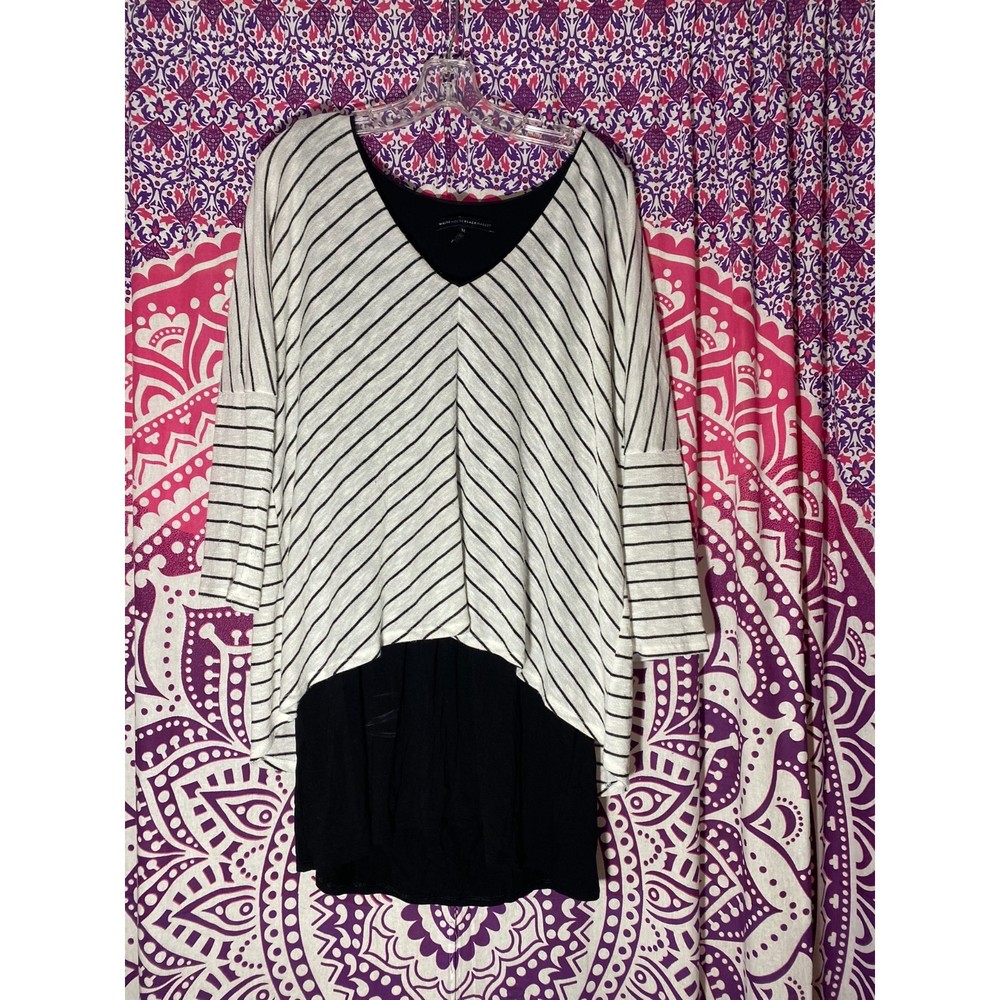 White House Black Market Shirt V Neck XL Striped